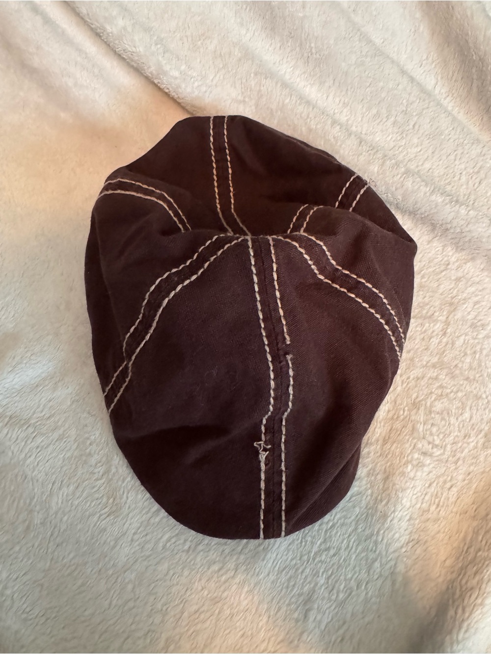 Men's Dark Brown Newsboy Cap with Contrast Stitching